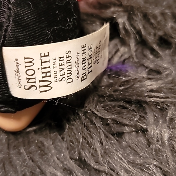 Snow White & The Seven Dwarfs Evil Queen Malificient Key Chain Bag Clip Disney - Picture 3 of 4